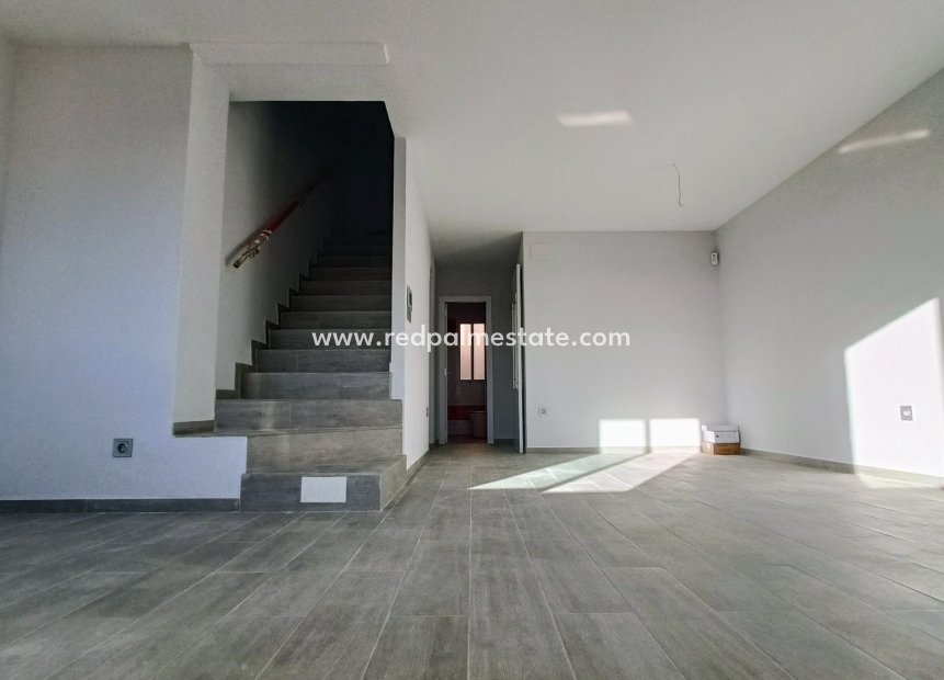 Reventa - Casa Adosada -
La Romana - Inland