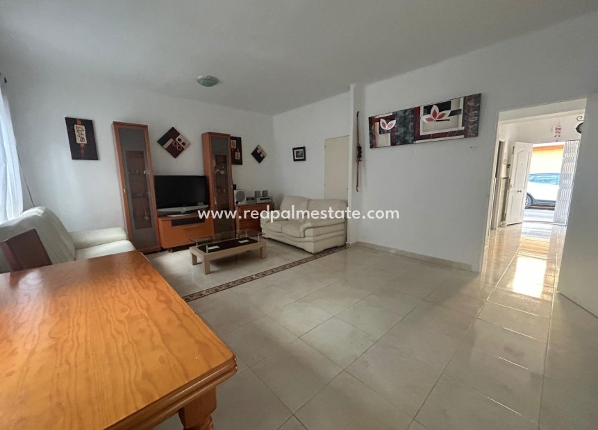 Reventa - Casa Adosada -
Los Alczares - Los Alcazares