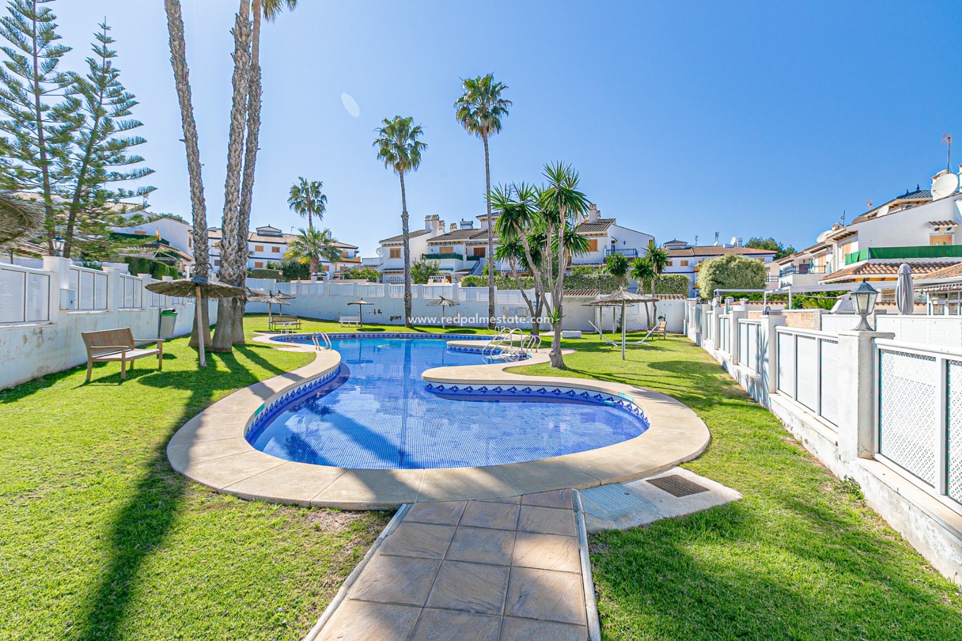 Reventa - Casa Adosada -
Mil Palmeras - Riomar