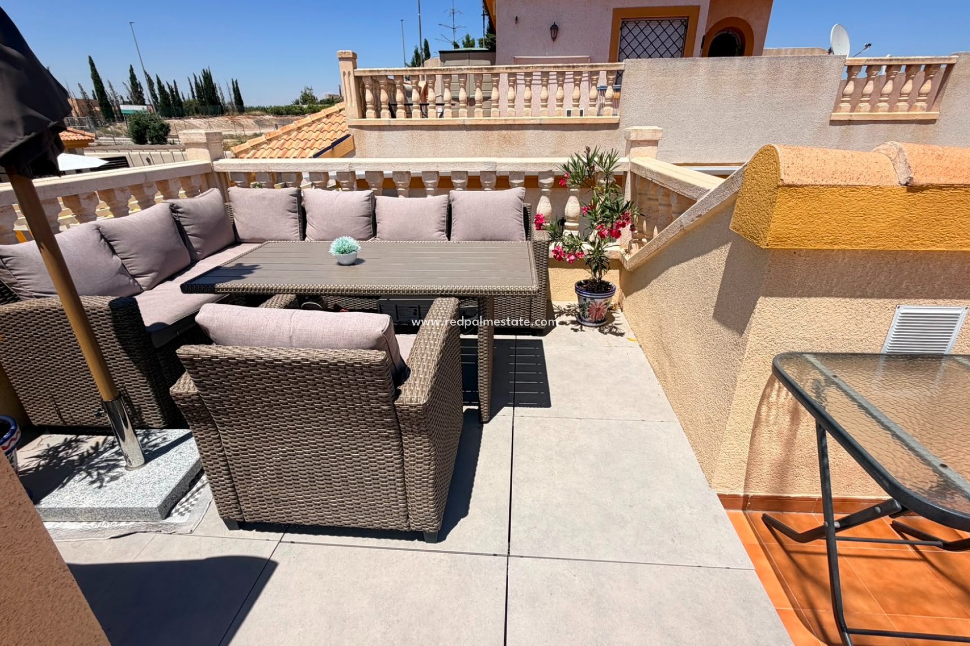 Reventa - Casa Adosada -
Montesinos - Urbanizacion montesol