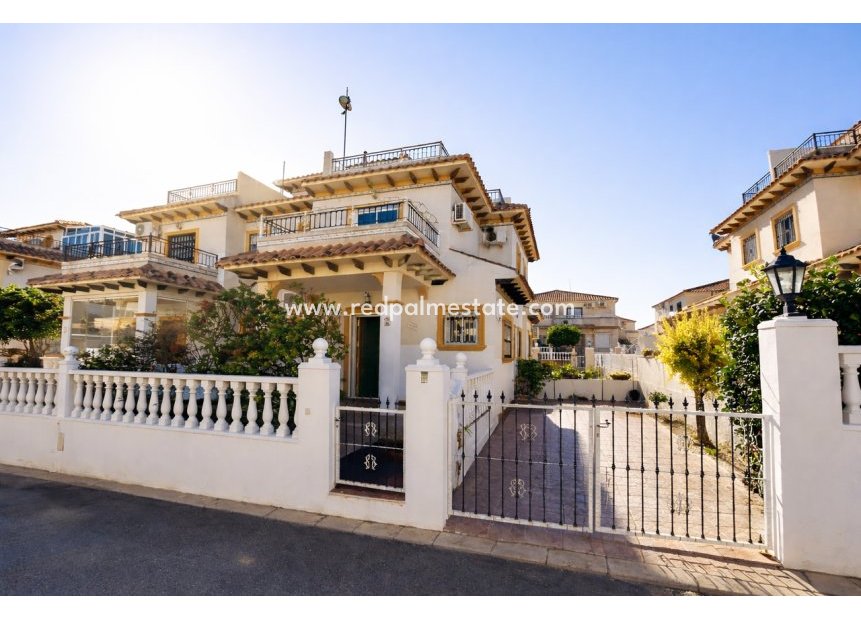 Reventa - Casa Adosada -
Orihuela Costa - Cabo Roig