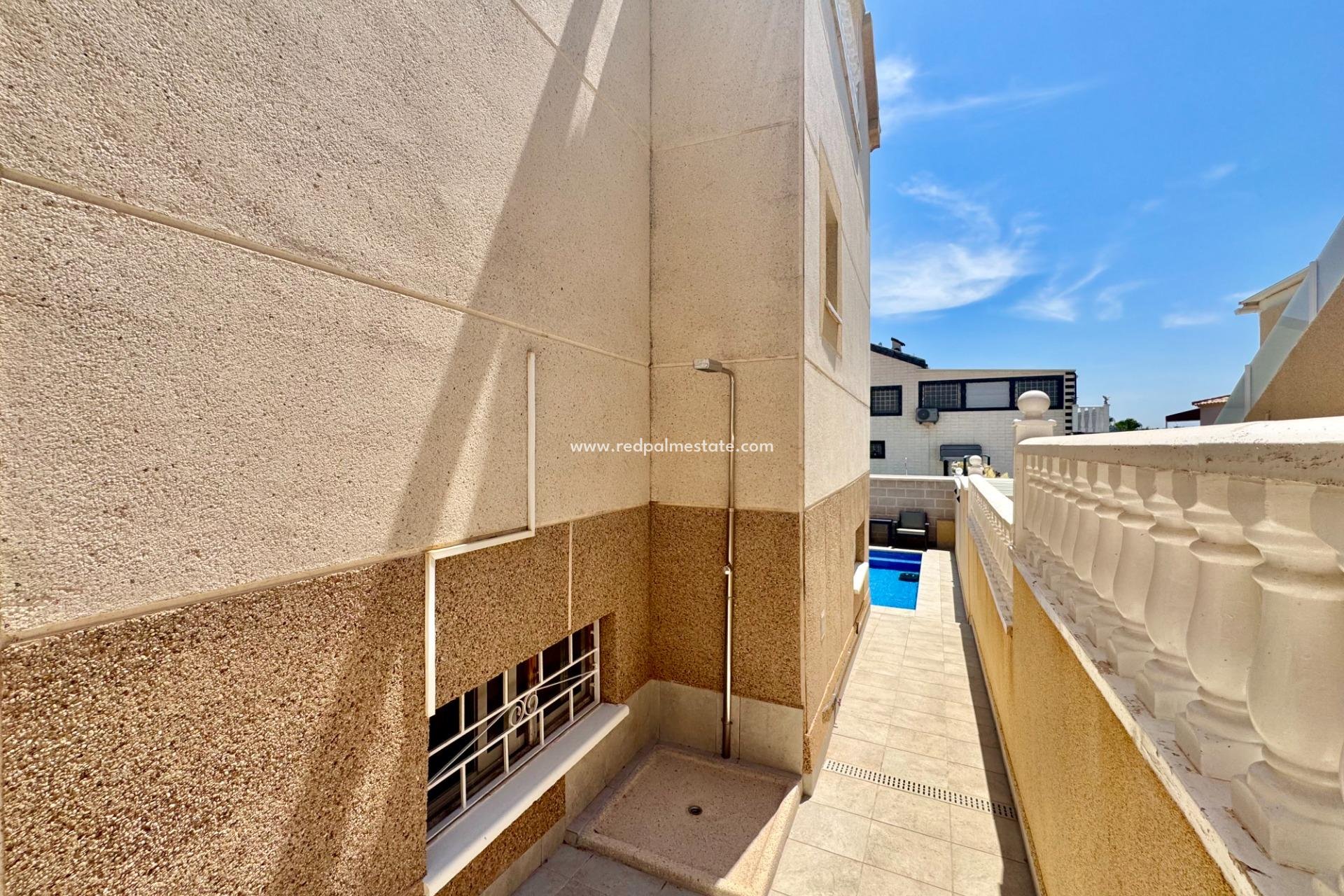 Reventa - Casa Adosada -
Orihuela Costa - La Florida