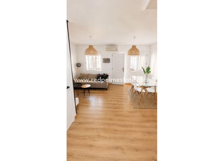 Reventa - Casa Adosada -
Orihuela Costa - La Zenia