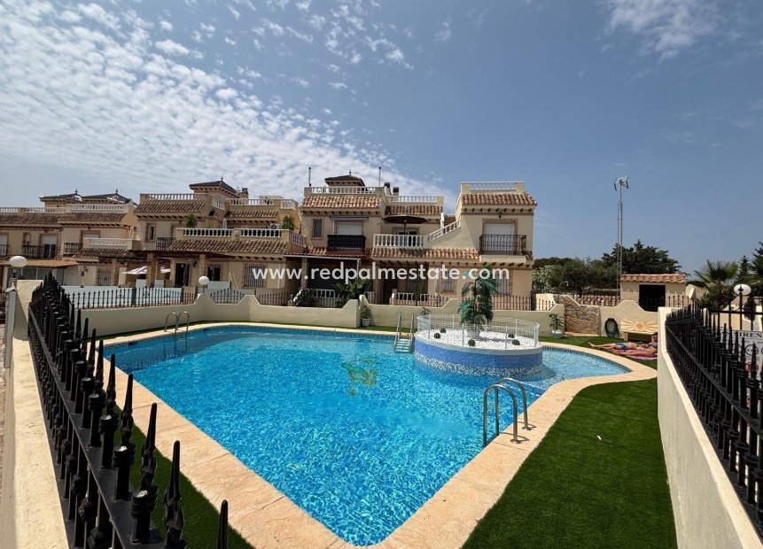 Reventa - Casa Adosada -
Orihuela Costa - La Zenia