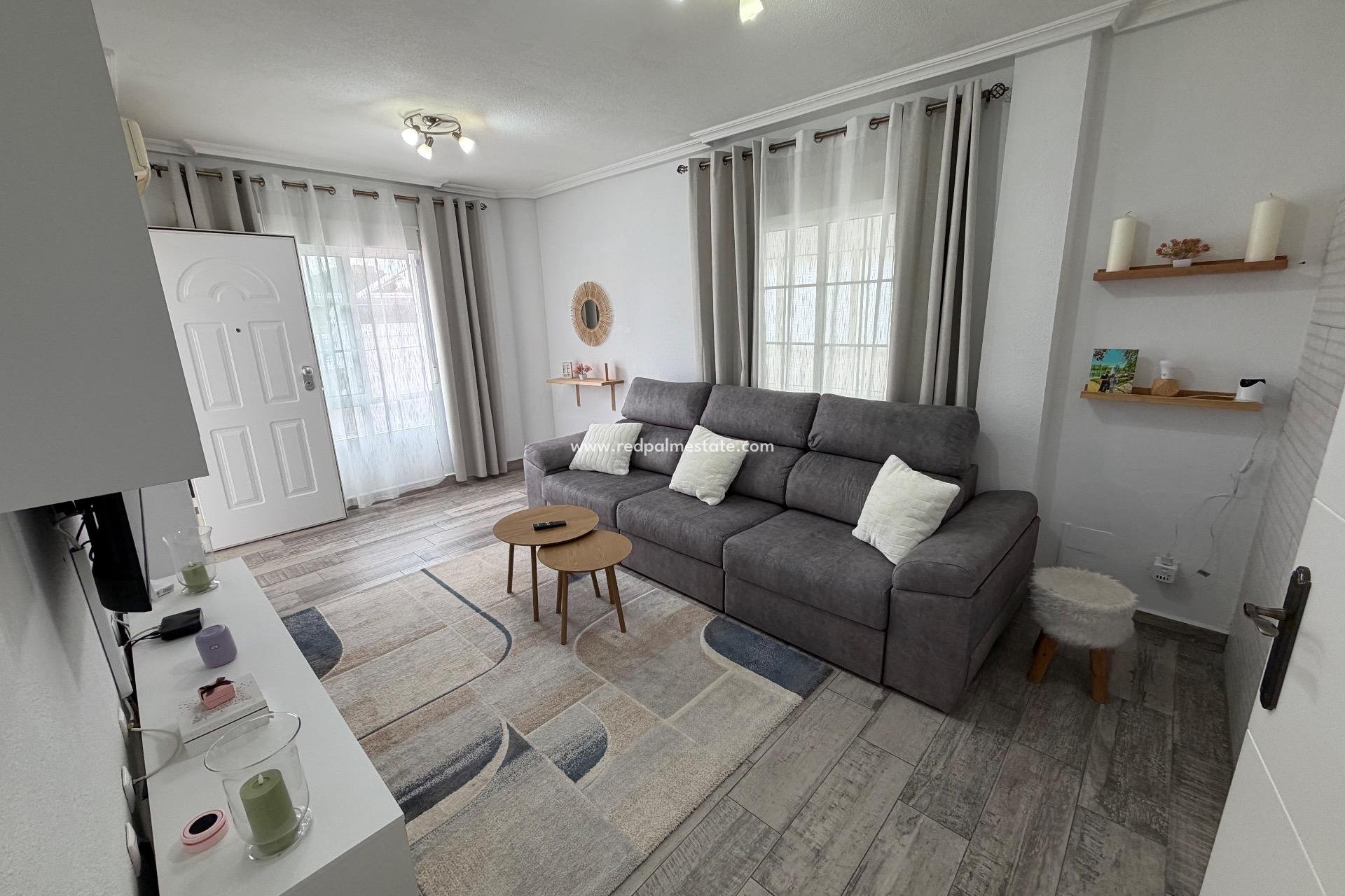 Reventa - Casa Adosada -
Orihuela Costa - La Zenia