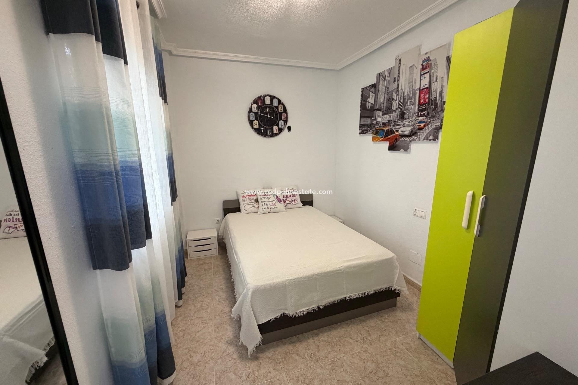 Reventa - Casa Adosada -
Orihuela Costa - La Zenia