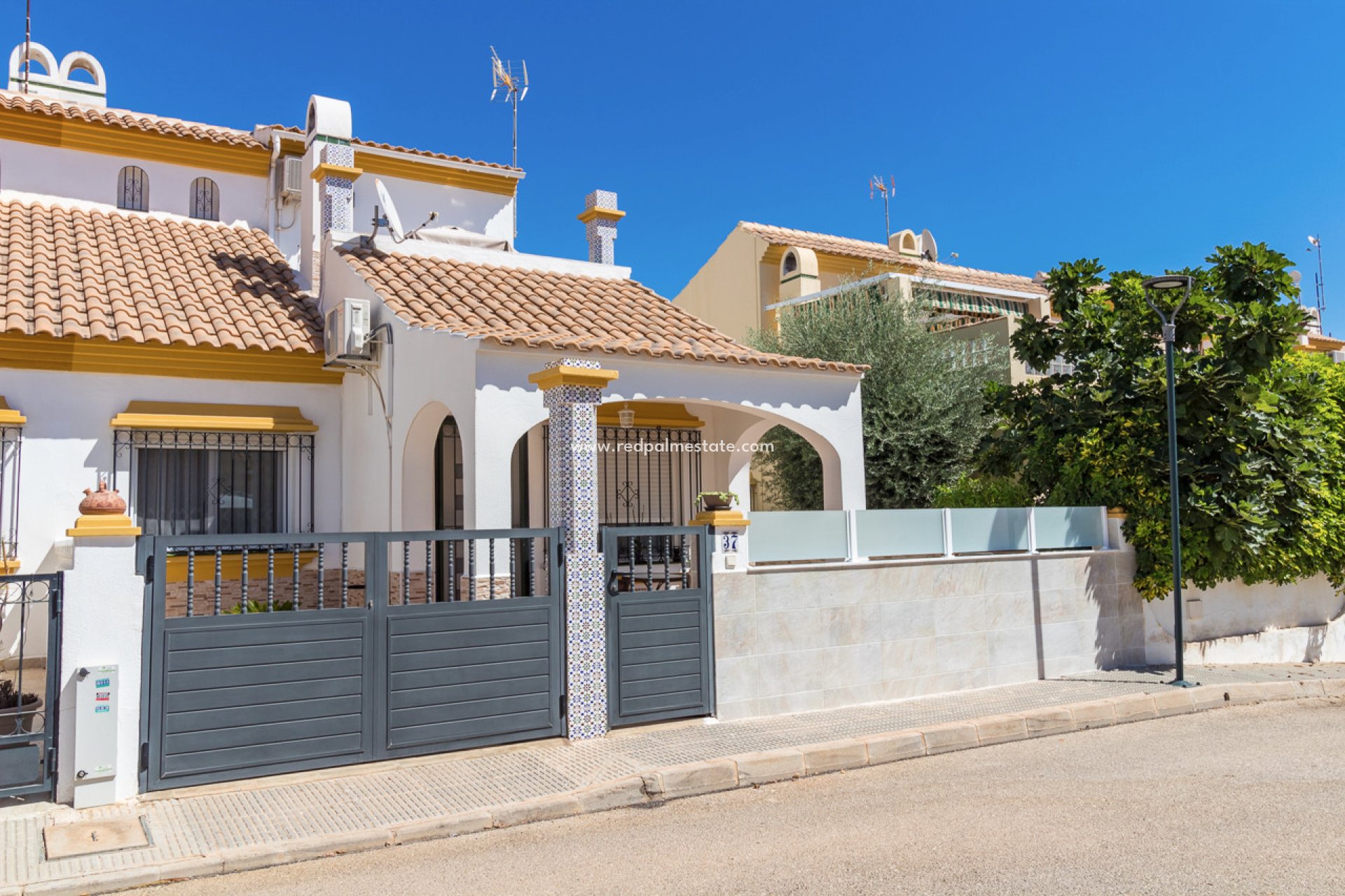 Reventa - Casa Adosada -
Orihuela Costa - La Zenia