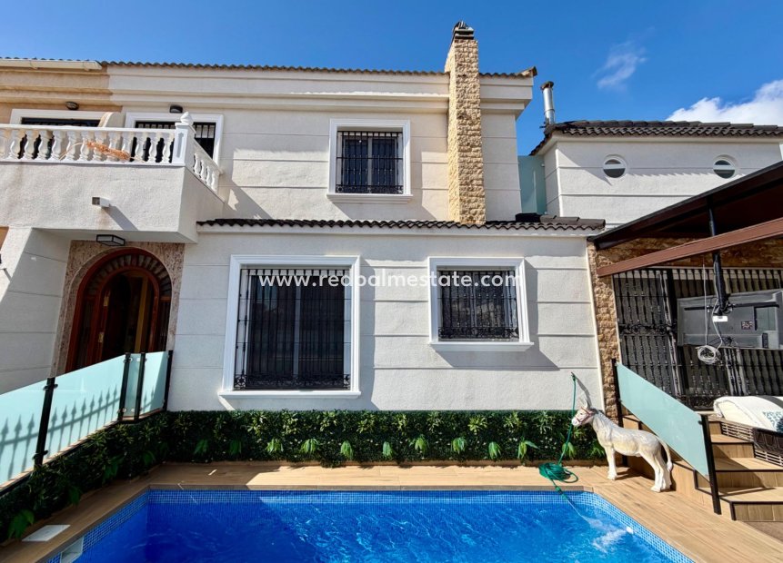 Reventa - Casa Adosada -
Orihuela Costa - La Zenia