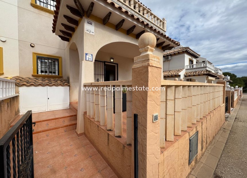 Reventa - Casa Adosada -
Orihuela Costa - Lomas De Cabo Roig-los Dolses
