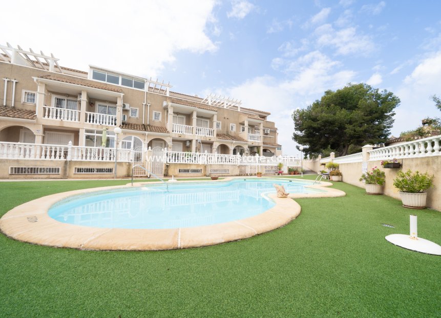 Reventa - Casa Adosada -
Orihuela Costa - Los Almendros - La Florida