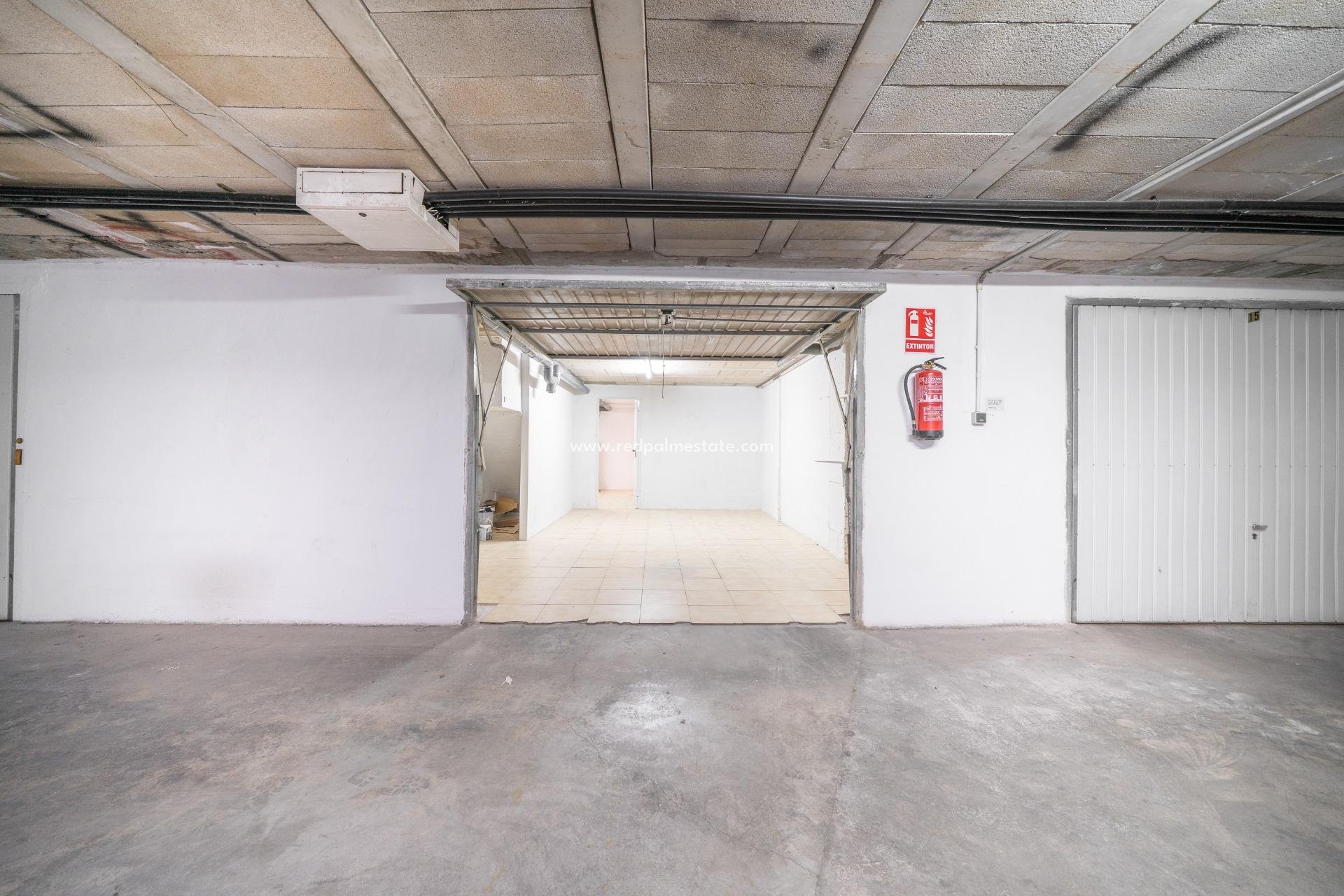 Reventa - Casa Adosada -
Orihuela Costa - Los Almendros-la Florida