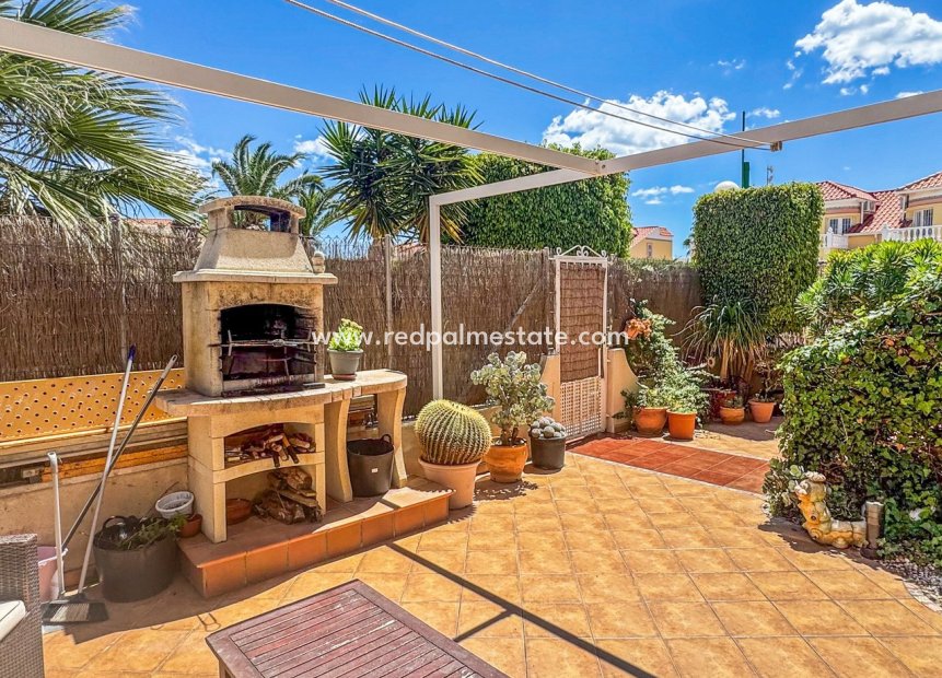 Reventa - Casa Adosada -
Orihuela Costa - Los Almendros-La Florida
