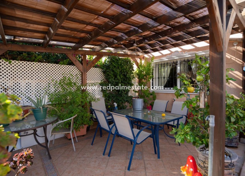 Reventa - Casa Adosada -
Orihuela Costa - Los Dolses