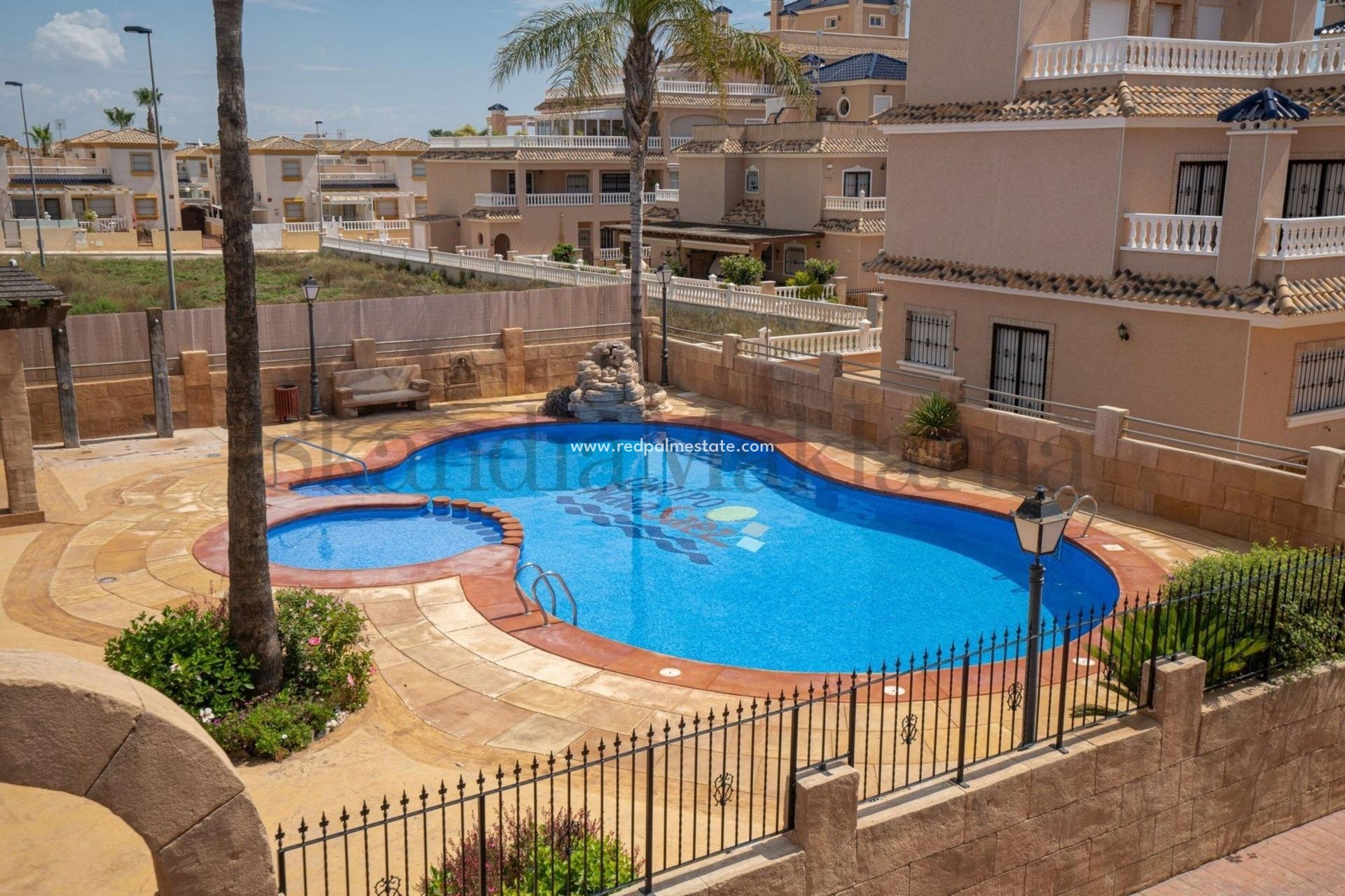 Reventa - Casa Adosada -
Orihuela Costa - Los Dolses