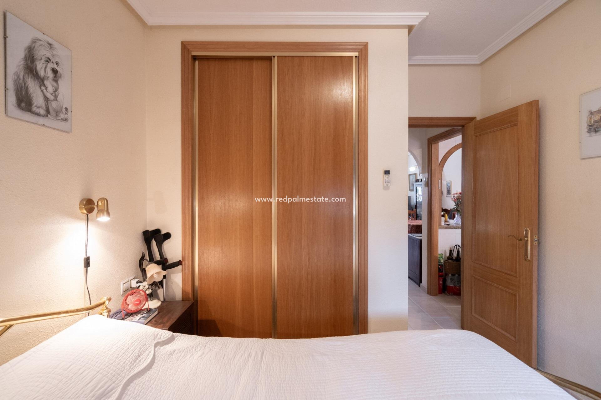 Reventa - Casa Adosada -
Orihuela Costa - Los Dolses