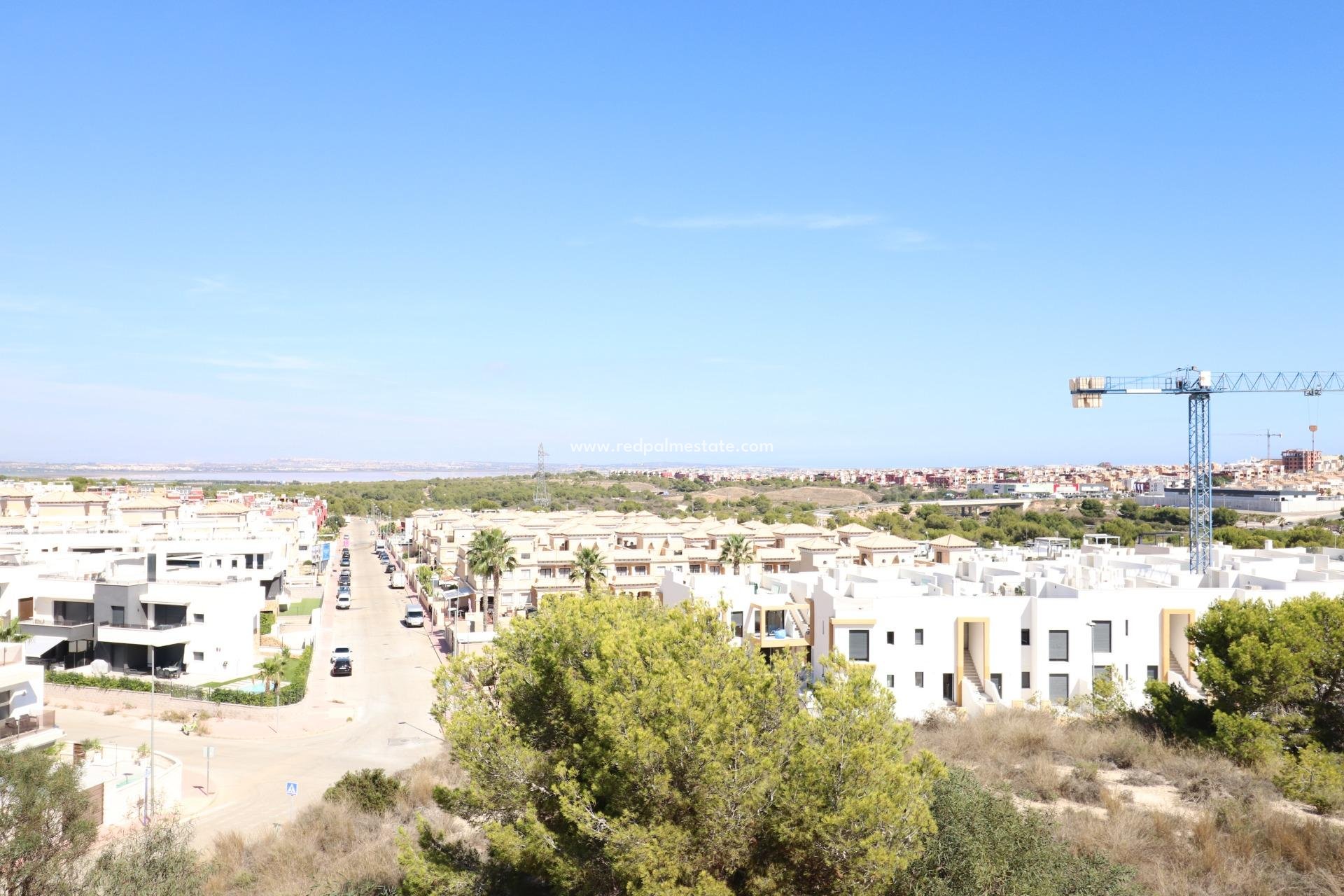 Reventa - Casa adosada -
Orihuela Costa - PAU 26