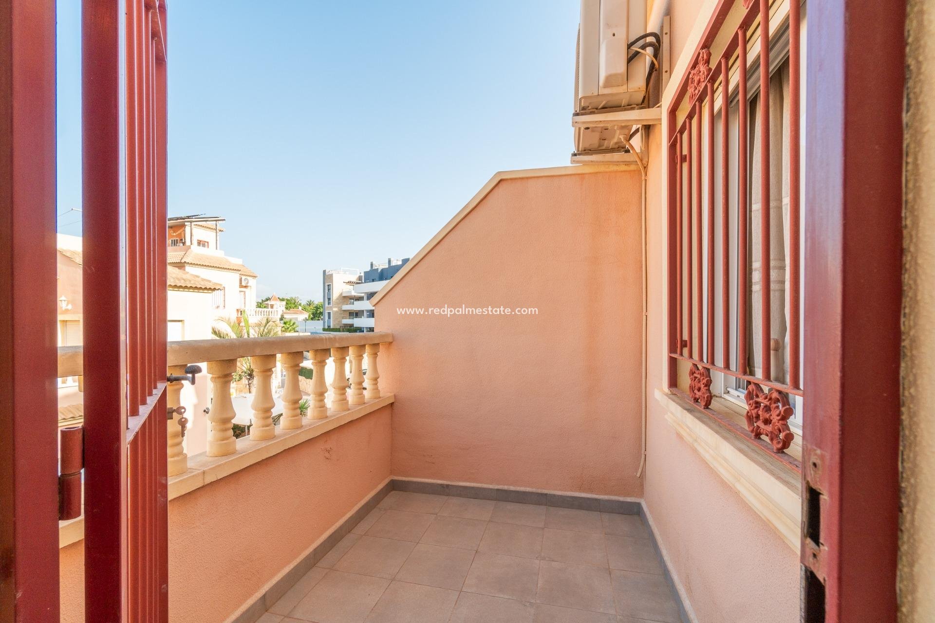 Reventa - Casa Adosada -
Orihuela Costa - Playa Flamenca