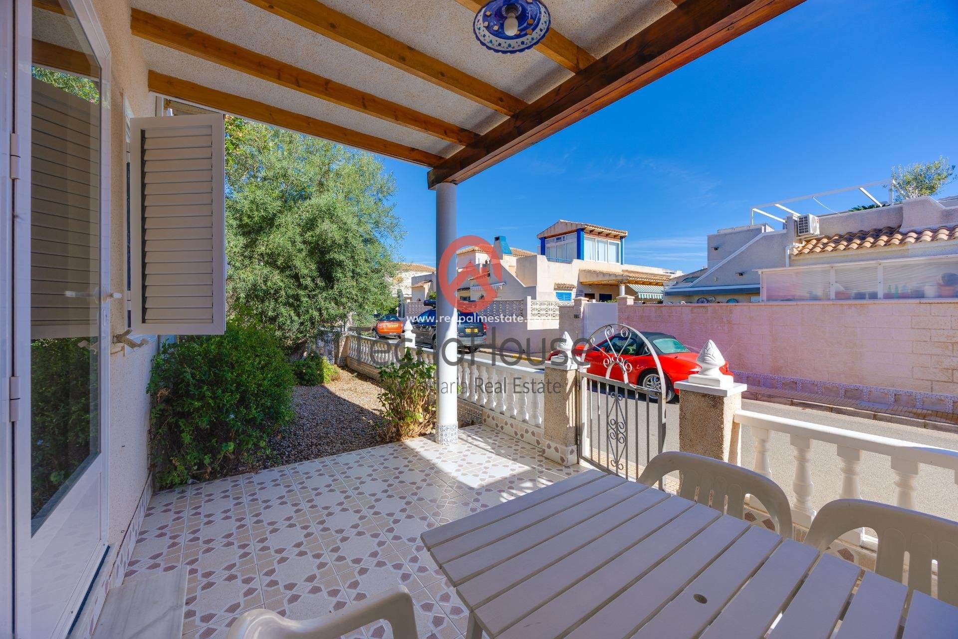 Reventa - Casa Adosada -
Orihuela Costa - Playa Flamenca