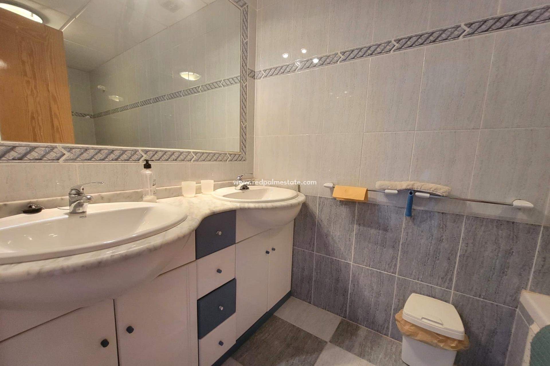 Reventa - Casa Adosada -
Orihuela Costa - Playa Flamenca