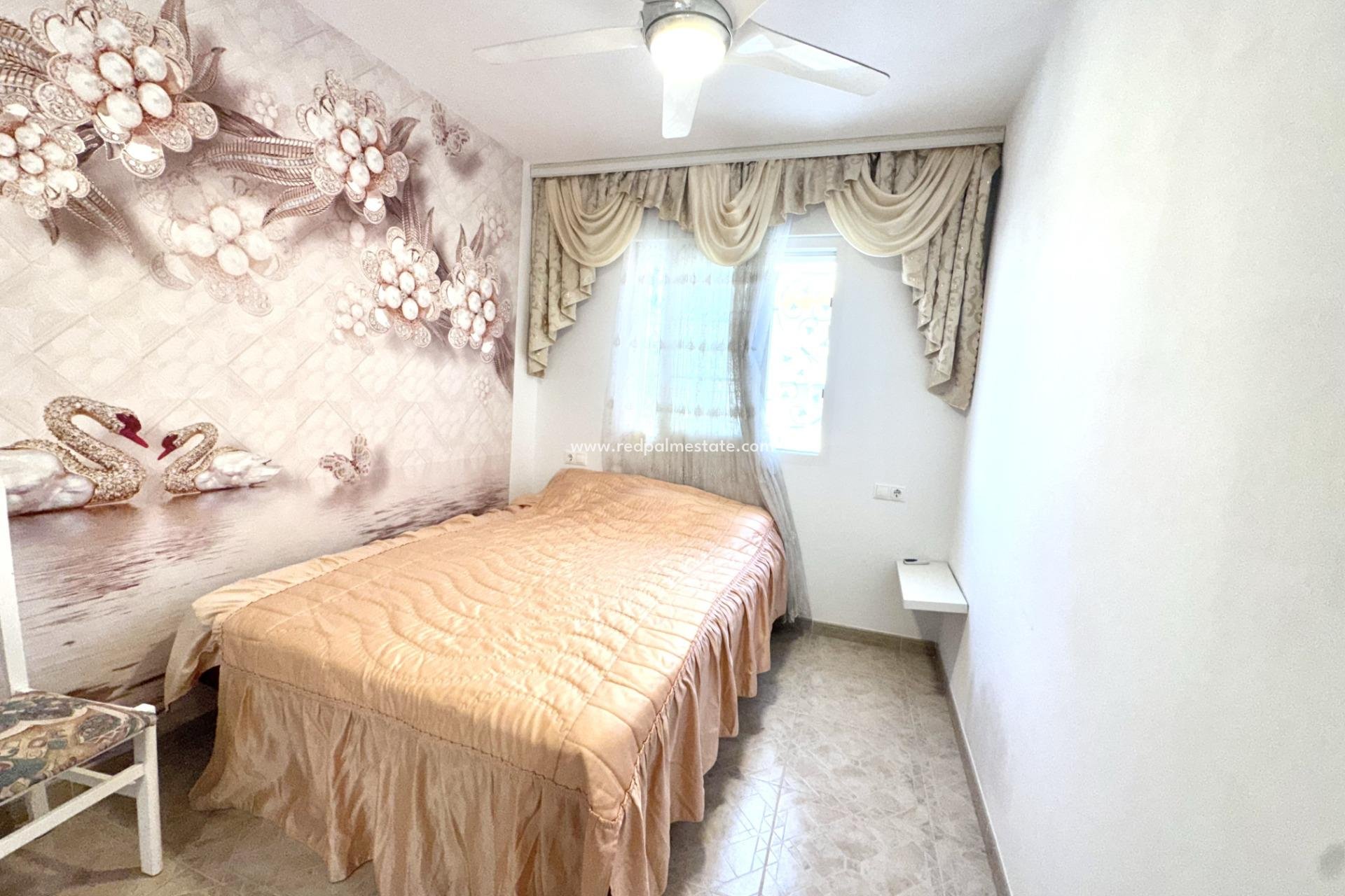 Reventa - Casa Adosada -
Orihuela Costa - Playa Flamenca