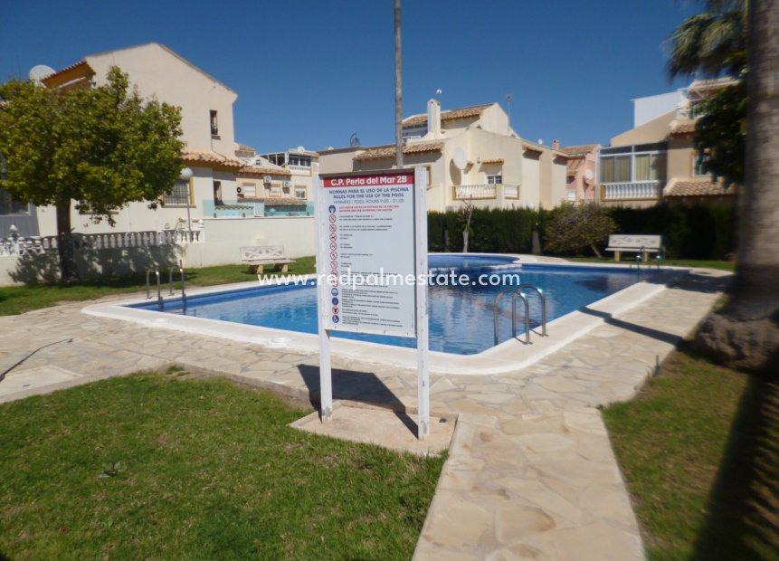 Reventa - Casa Adosada -
Orihuela Costa - Playa Flamenca