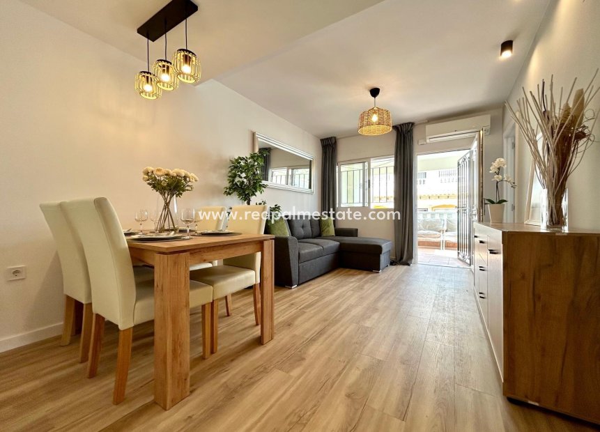 Reventa - Casa Adosada -
Orihuela Costa - Urbanización Perla del Mar