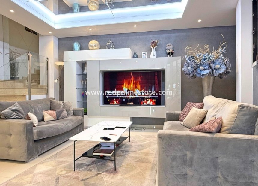 Reventa - Casa Adosada -
Orihuela Costa - Villamartín