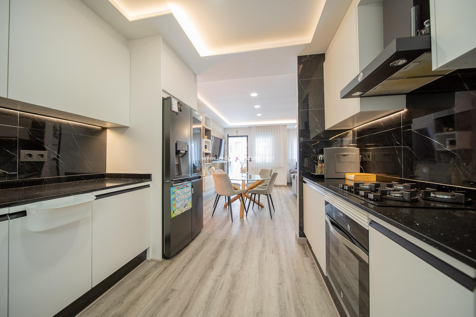 Reventa - Casa Adosada -
Orihuela Costa - Villamartín