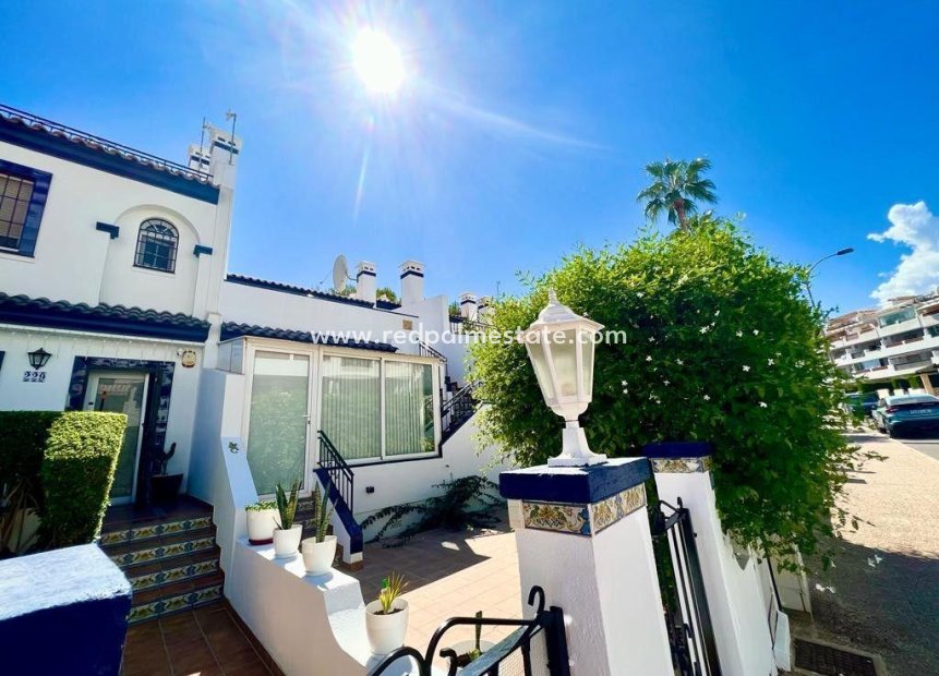 Reventa - Casa Adosada -
Orihuela Costa - Villamartín