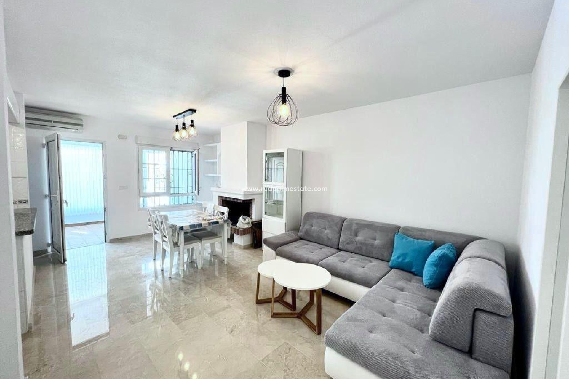 Reventa - Casa Adosada -
Orihuela Costa - Villamartín