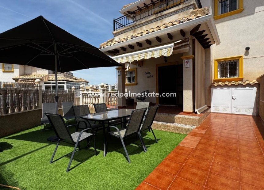 Reventa - Casa Adosada -
Orihuela Costa - Villamartín