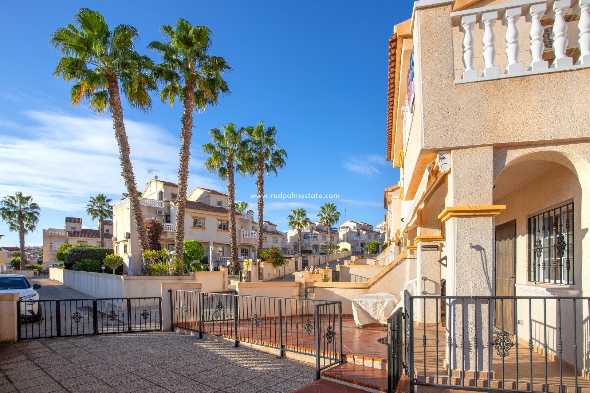 Reventa - Casa Adosada -
Orihuela Costa - Villamartín