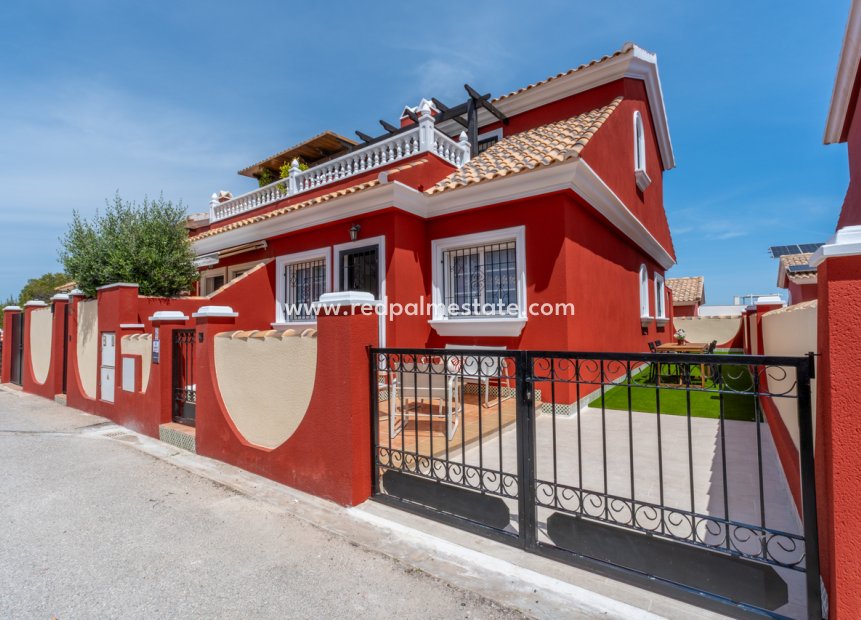 Reventa - Casa Adosada -
Orihuela Costa - Villamartín