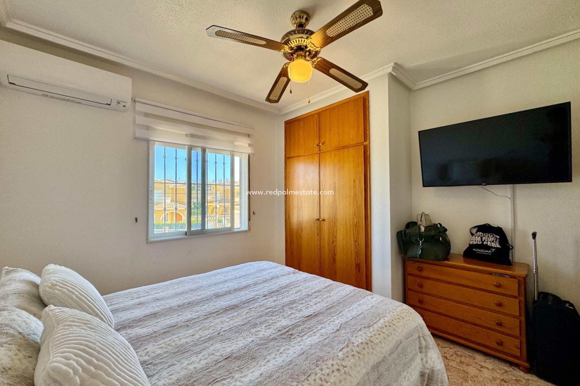 Reventa - Casa Adosada -
Orihuela Costa - Villamartín