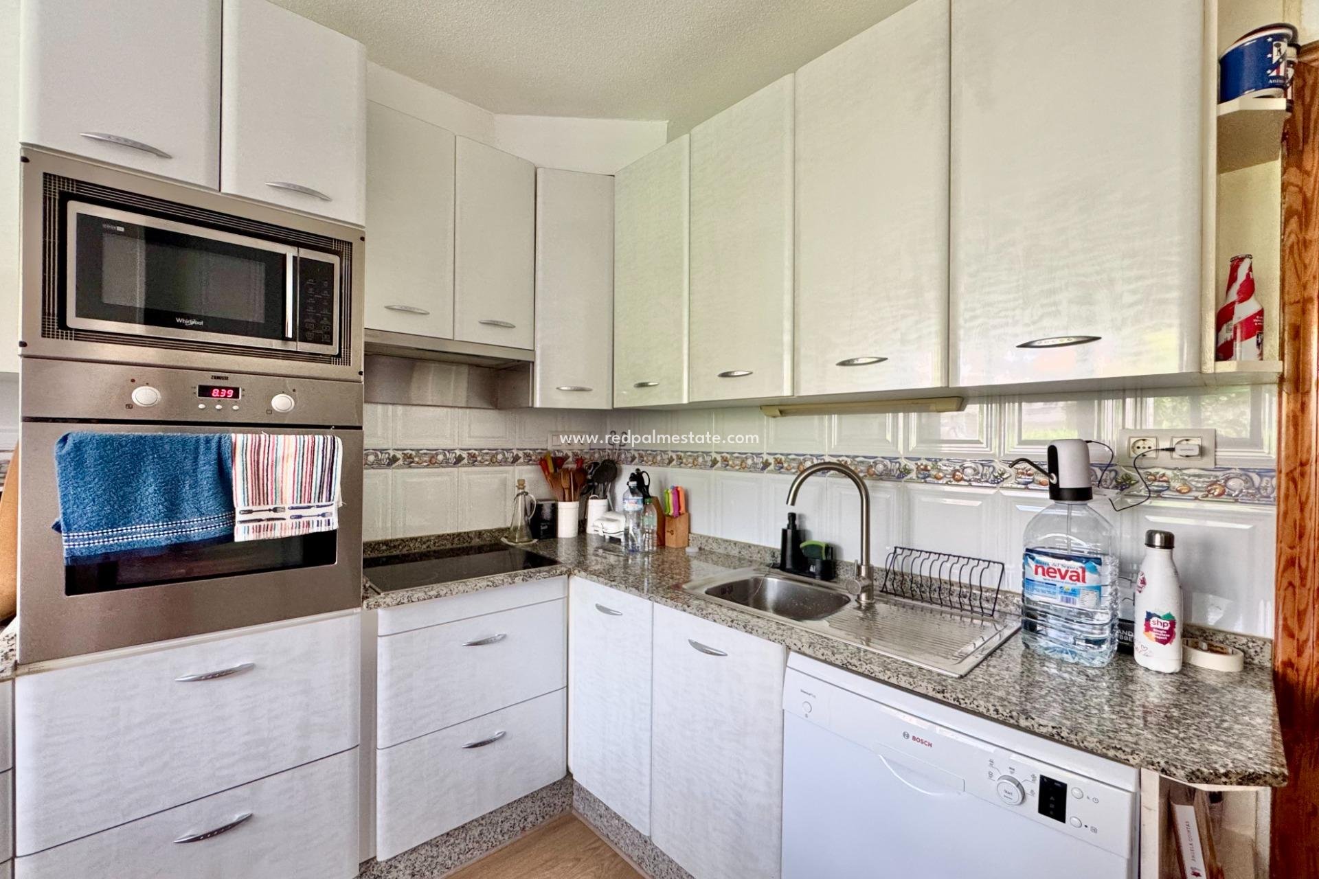 Reventa - Casa Adosada -
Orihuela Costa - Villamartín