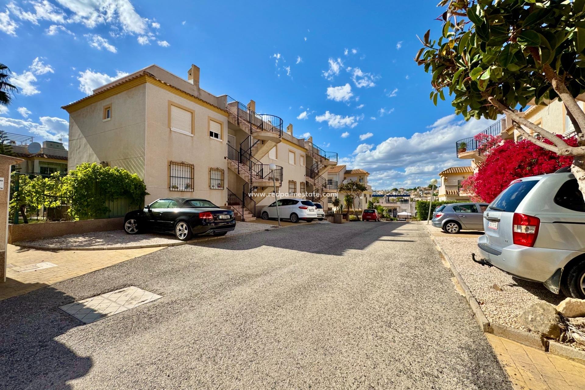 Reventa - Casa Adosada -
Orihuela Costa - Villamartín