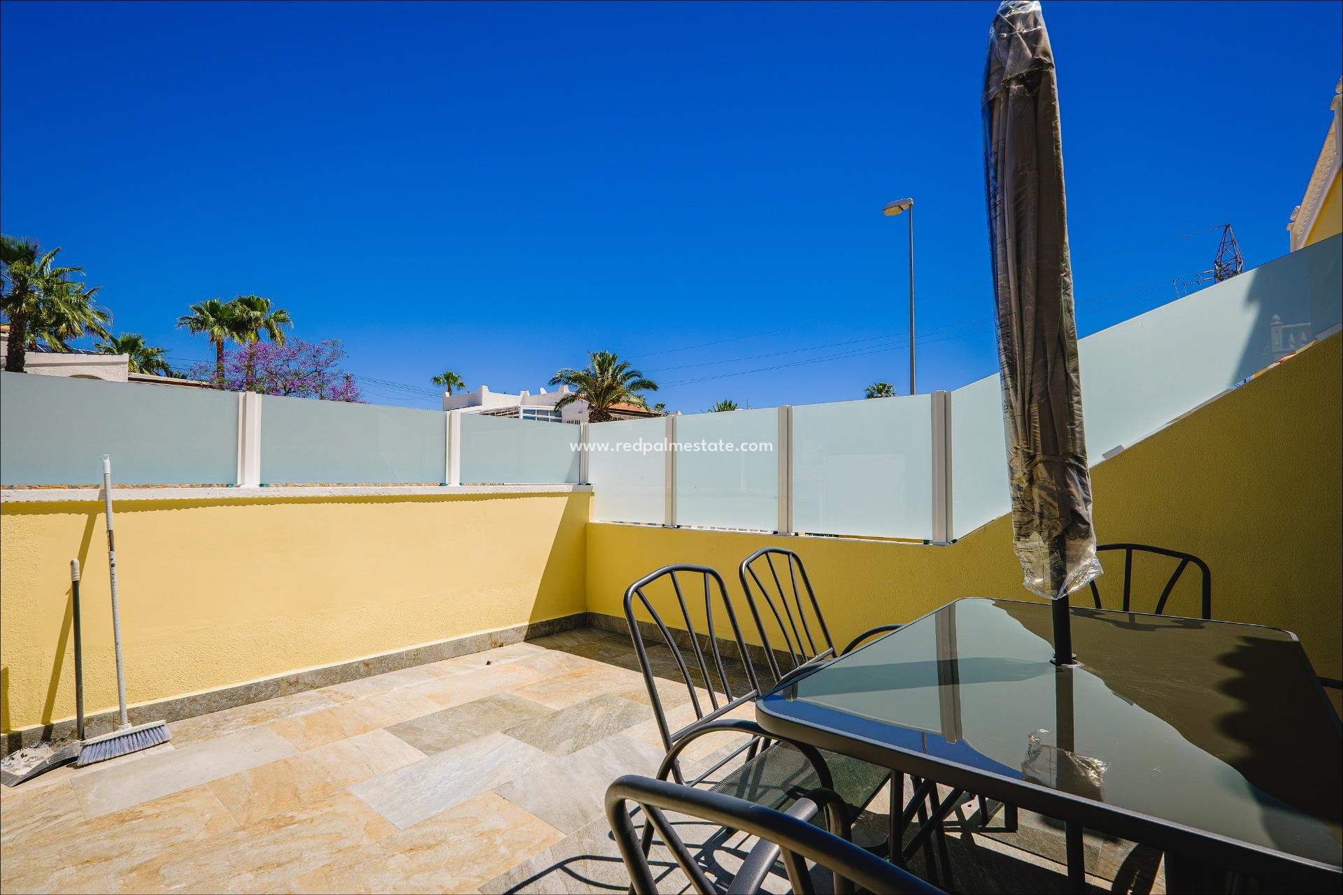 Reventa - Casa Adosada -
Orihuela Costa - Villamartín