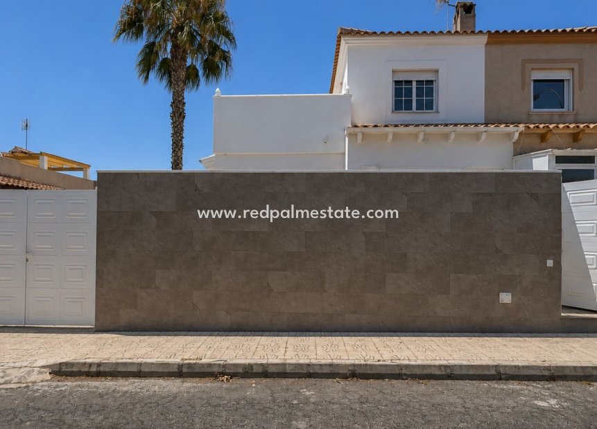 Reventa - Casa Adosada -
Orihuela Costa