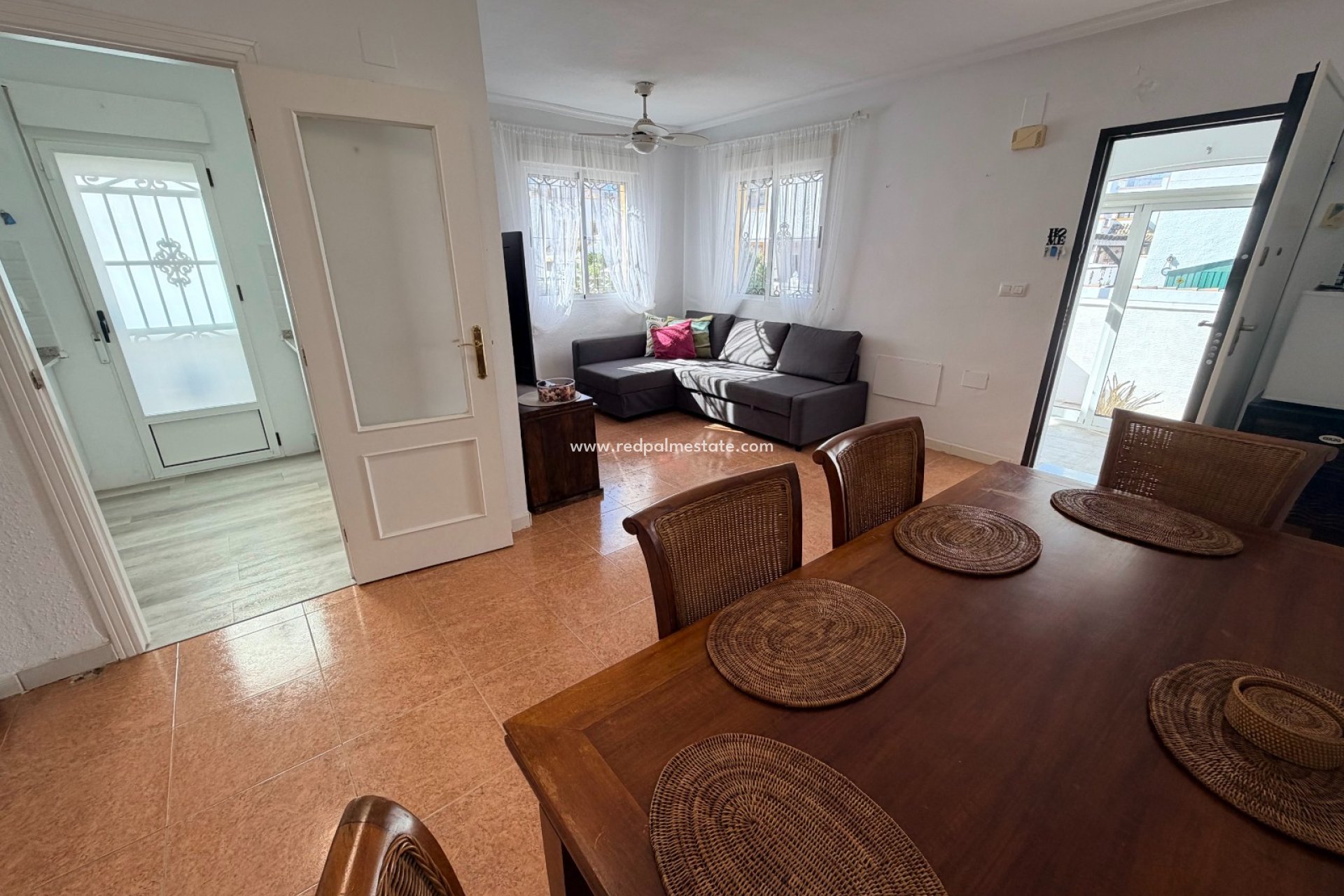 Reventa - Casa Adosada -
Orihuela - Inland