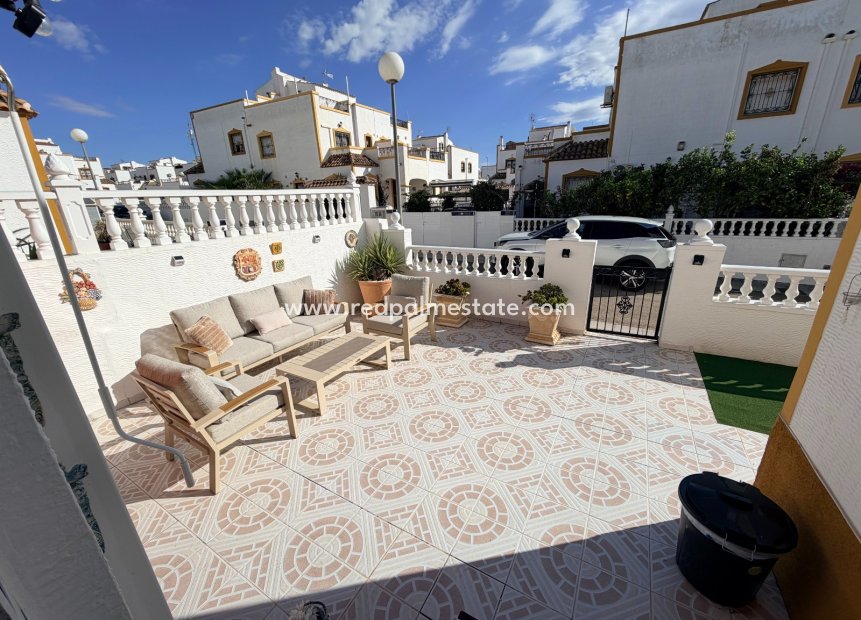 Reventa - Casa Adosada -
Orihuela - Inland