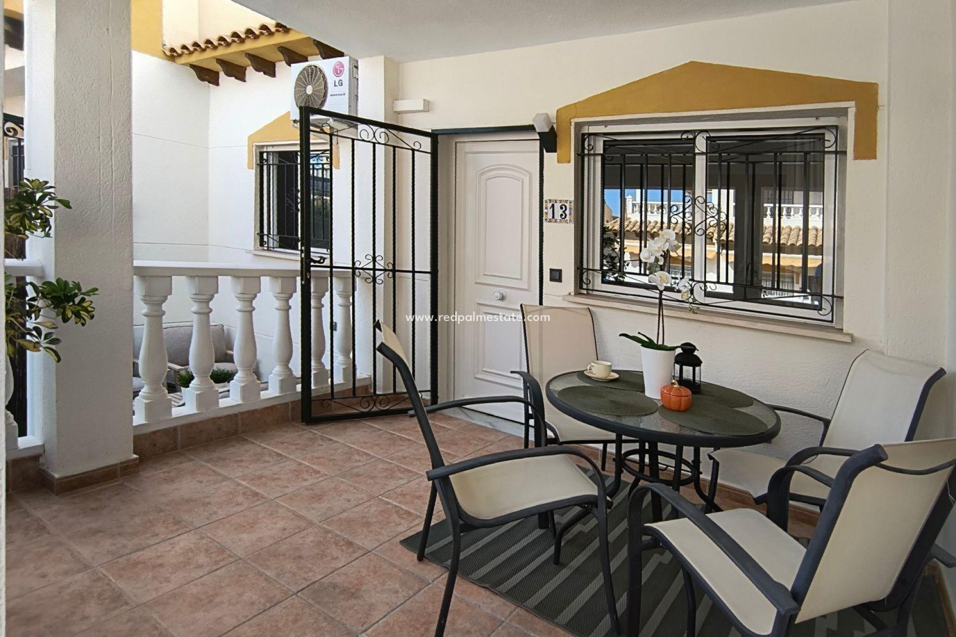 Reventa - Casa Adosada -
Orihuela - Urbanización Perla del Mar