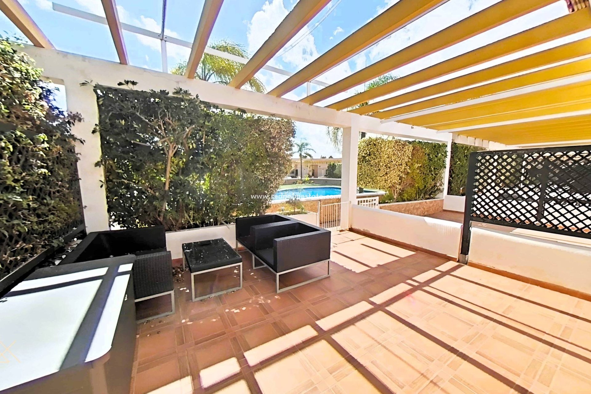 Reventa - Casa Adosada -
Pilar de la Horadada - Mil Palmeras