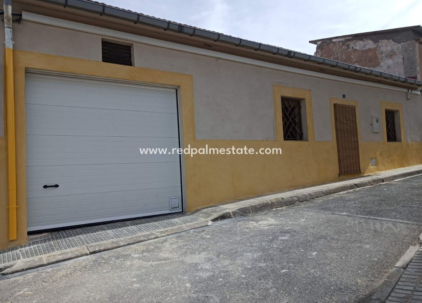 Reventa - Casa Adosada -
Pinoso - Inland