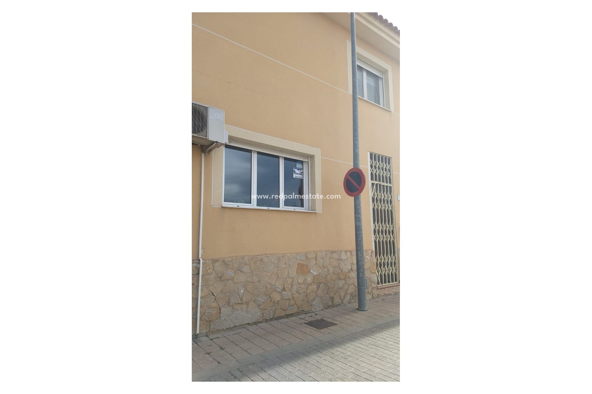 Reventa - Casa Adosada -
Pinoso - Inland