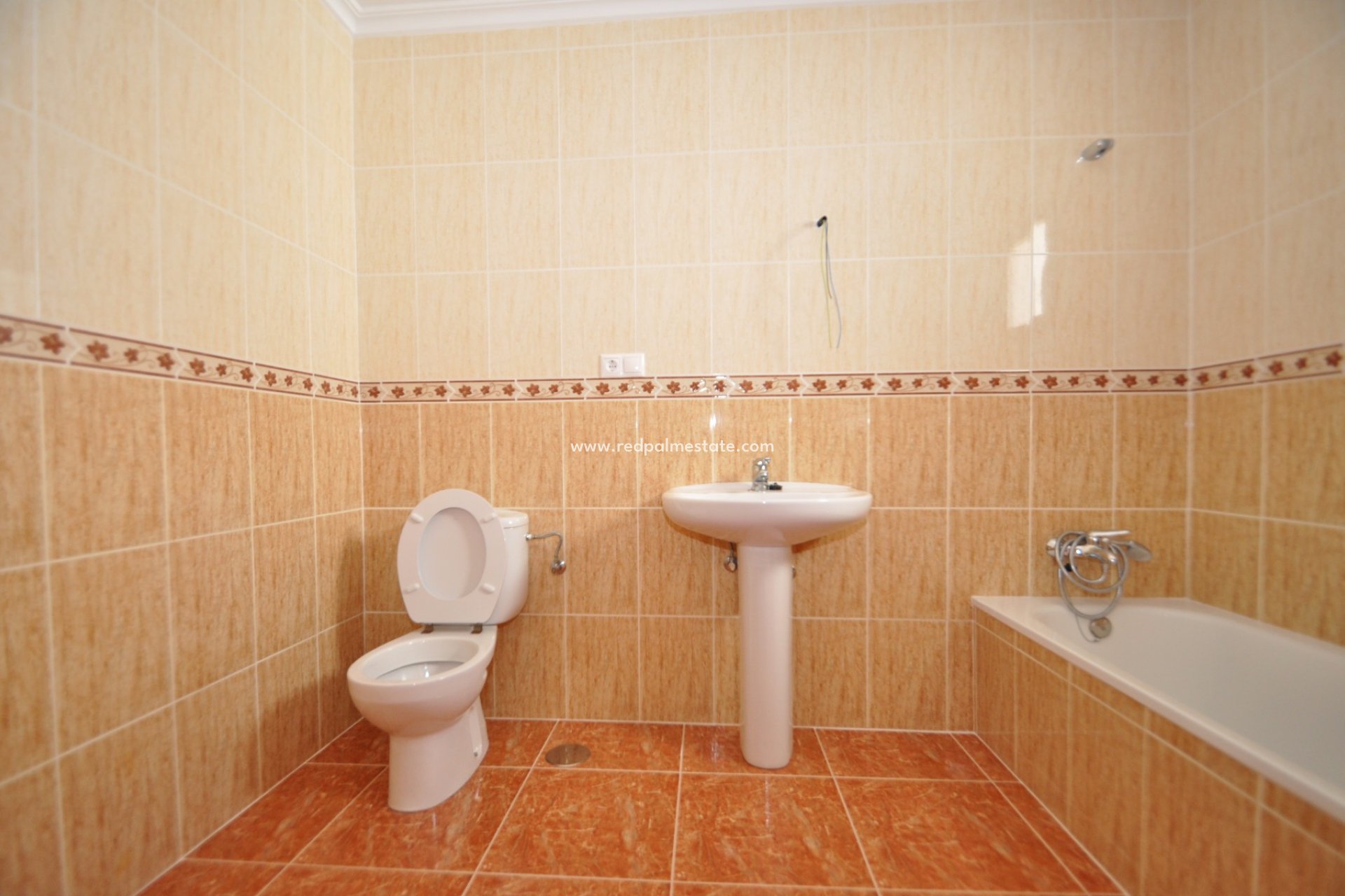 Reventa - Casa Adosada -
Pinoso - Inland