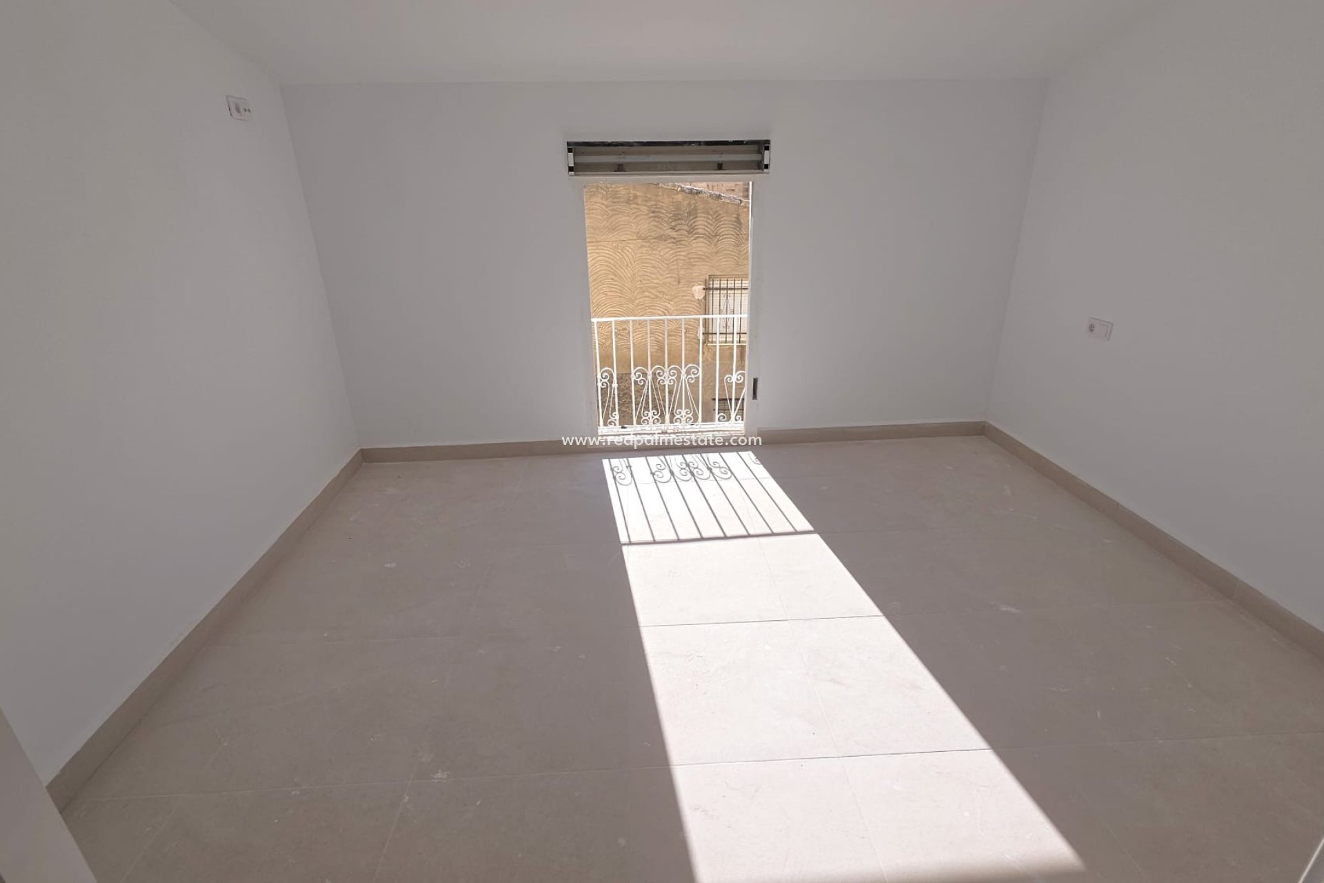 Reventa - Casa Adosada -
Pinoso - Inland