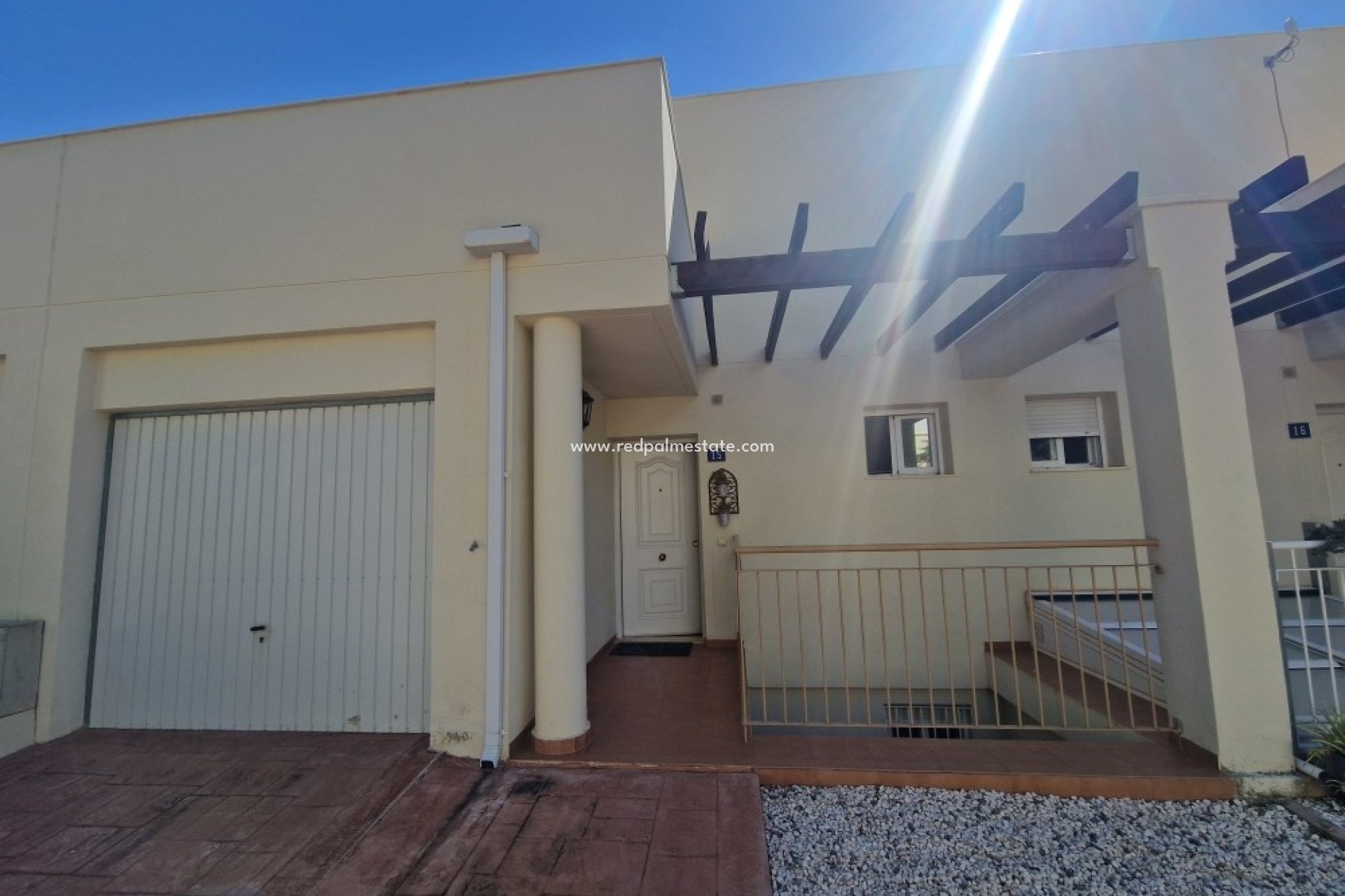 Reventa - Casa Adosada -
Relleu - Inland