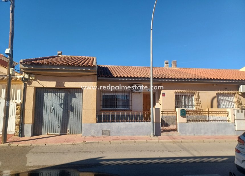 Reventa - Casa Adosada -
ROLDAN - Inland
