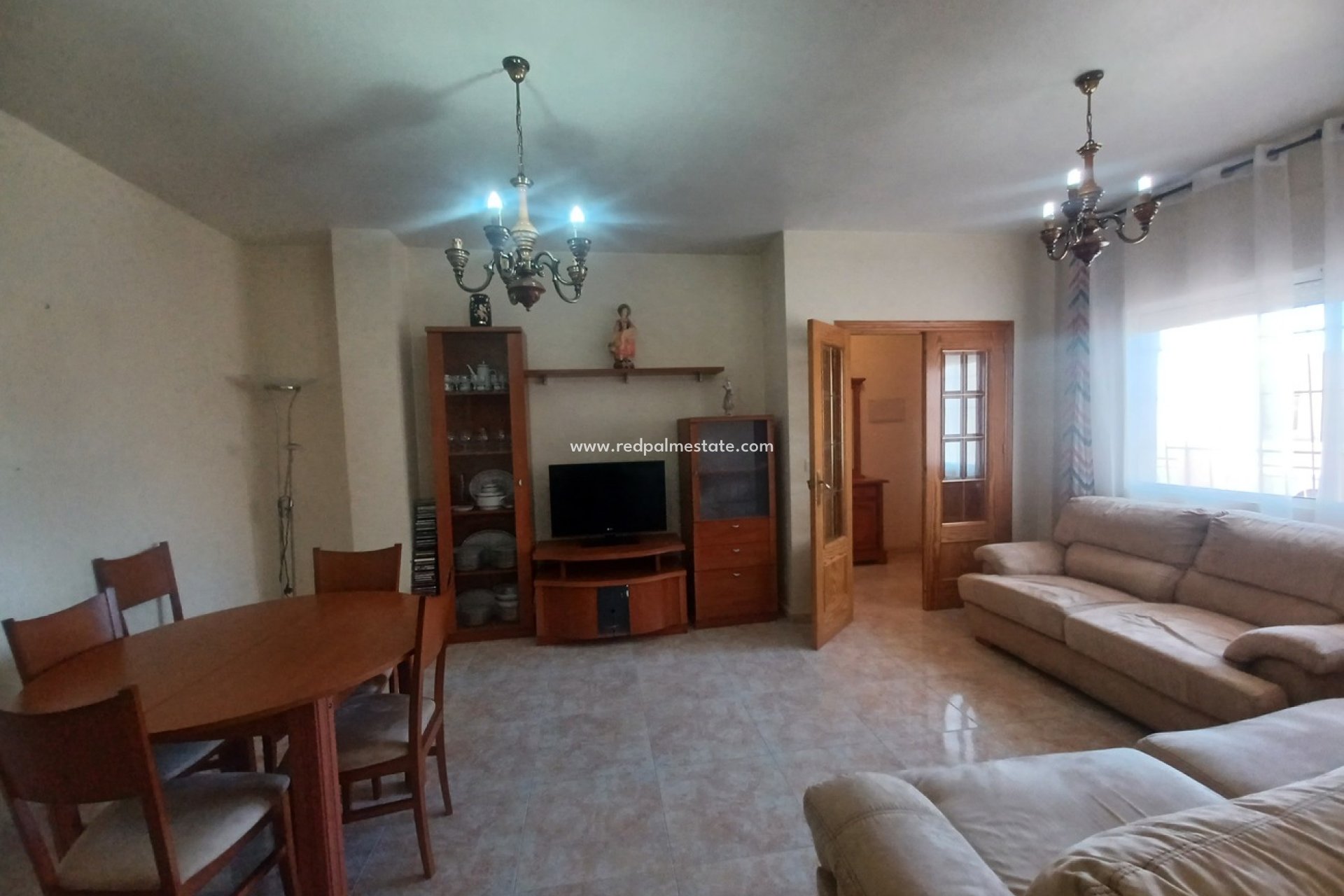 Reventa - Casa Adosada -
ROLDAN - Inland