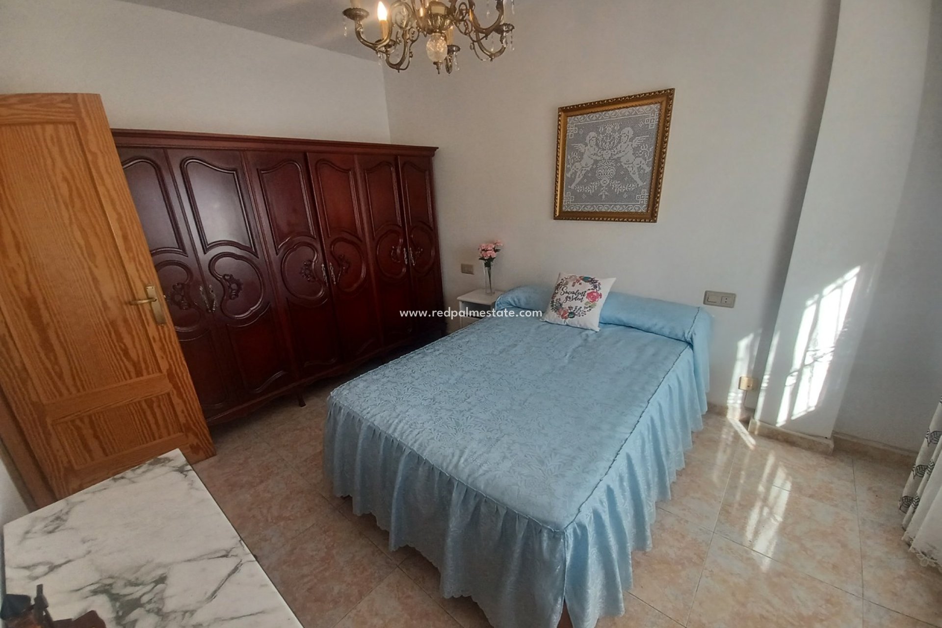 Reventa - Casa Adosada -
ROLDAN - Inland